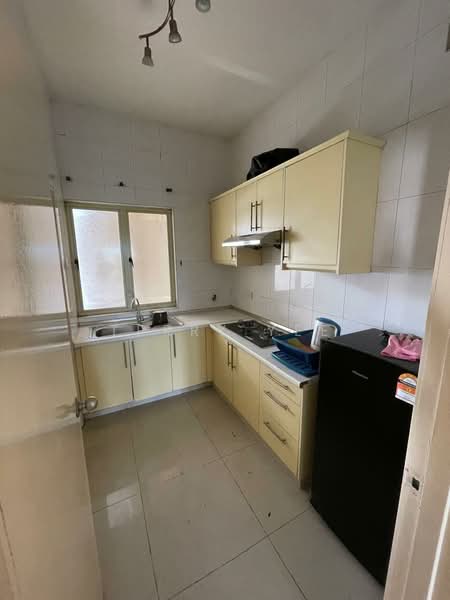 Kondominium untuk Dijual di East Lake Residence - Terry Yee - Kitchen - PropertyGuru.com.my