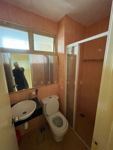 Kondominium untuk Dijual di East Lake Residence - Terry Yee - Bathroom - PropertyGuru.com.my