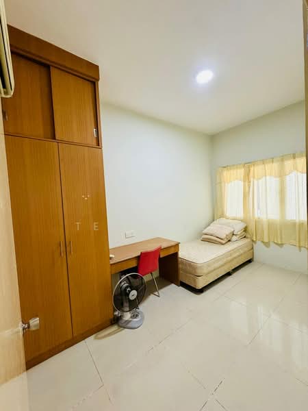 Kondominium untuk Dijual di East Lake Residence - Terry Yee - Bedroom - PropertyGuru.com.my