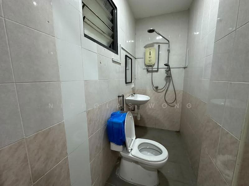 Terraced House for Rent in Puchong (Selangor) - Nicholas Wong - Bathroom - PropertyGuru.com.my