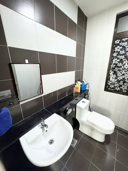 Pangsapuri untuk Disewa di Austin Regency (Pangsapuri Austin Perdana) - Jennifer Tee - Bathroom - PropertyGuru.com.my