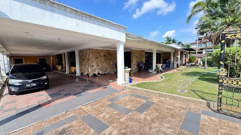 Bungalow House for Sale in Seksyen 11 (Shah Alam) - Ali Idris - Exterior - PropertyGuru.com.my