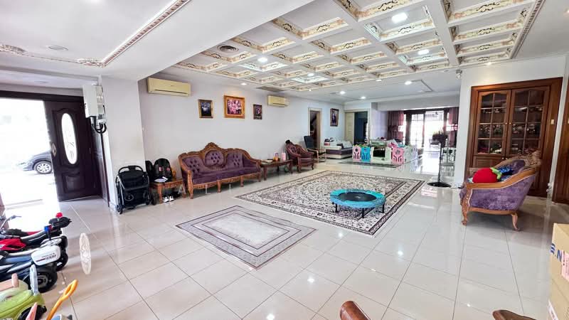 Bungalow House for Sale in Seksyen 11 (Shah Alam) - Ali Idris - Living Room - PropertyGuru.com.my