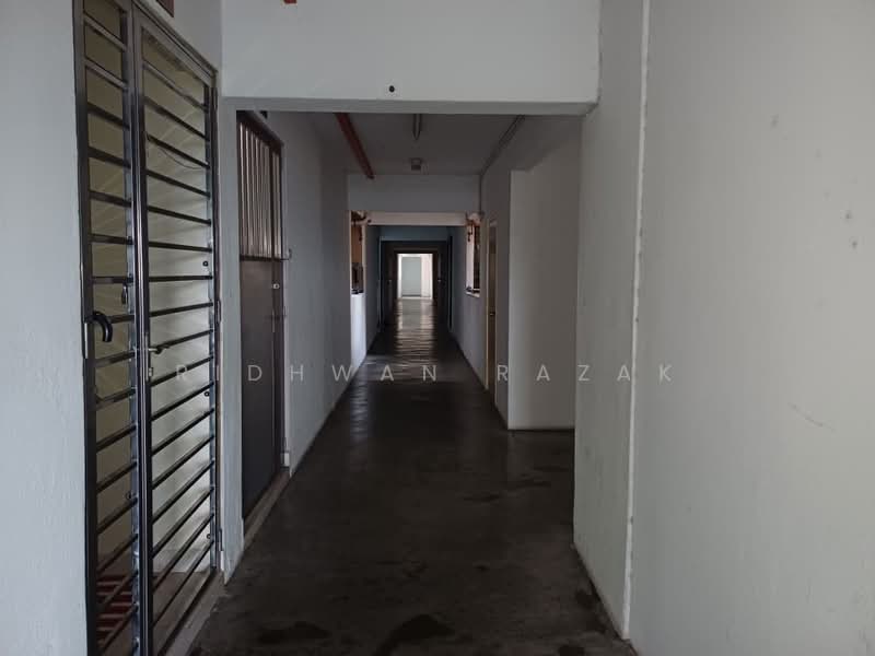 Pangsapuri untuk Dijual di Mandy Villa - Ridhwan Razak - Corridor - PropertyGuru.com.my
