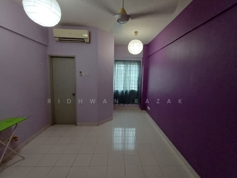 Pangsapuri untuk Dijual di Mandy Villa - Ridhwan Razak - Living Room - PropertyGuru.com.my