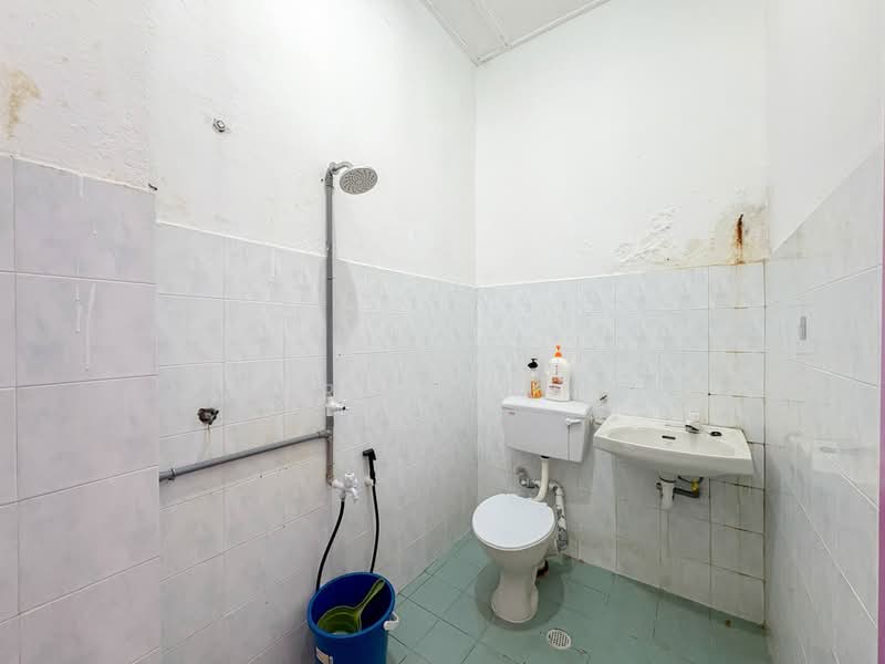 2-storey Terraced House for Sale in Taman Maluri (Cheras) - Keasavan Hari Krishnan - Bathroom - PropertyGuru.com.my