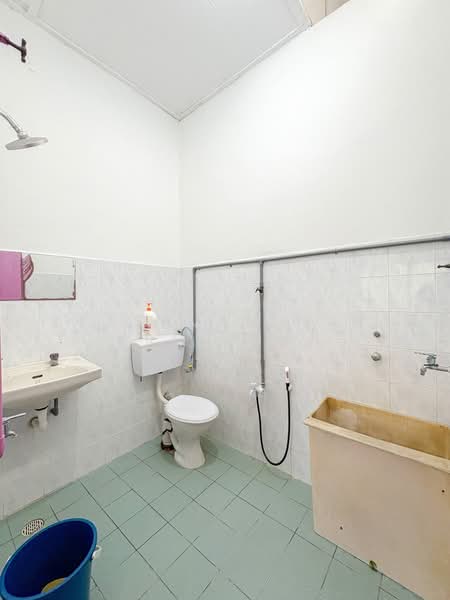 2-storey Terraced House for Sale in Taman Maluri (Cheras) - Keasavan Hari Krishnan - Bathroom - PropertyGuru.com.my