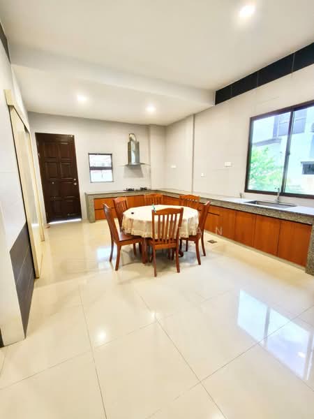 Semi-Detached House for Rent in Kuching (Sarawak) - Jeno Tan - Kitchen - PropertyGuru.com.my