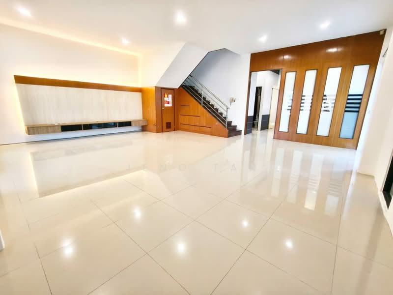 Semi-Detached House for Rent in Kuching (Sarawak) - Jeno Tan - Living Room - PropertyGuru.com.my