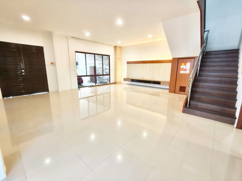 Semi-Detached House for Rent in Kuching (Sarawak) - Jeno Tan - Living Room - PropertyGuru.com.my