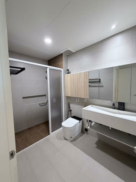Rumah Teres 2-Tingkat untuk Dijual di Bandar Country Homes (Rawang) - SK Luk - Bathroom - PropertyGuru.com.my