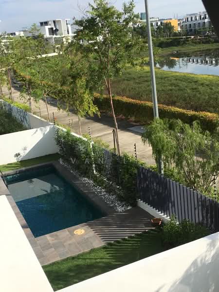 Rumah Berkembar untuk Dijual di Lake Fields (Sungai Besi) - Ivan Lim - PropertyGuru.com.my