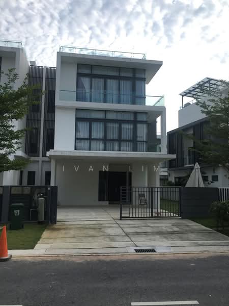 Rumah Berkembar untuk Dijual di Lake Fields (Sungai Besi) - Ivan Lim - PropertyGuru.com.my