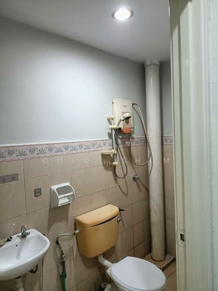 Pangsapuri untuk Disewa di Lake View Suites - Chloe Shum - Bathroom - PropertyGuru.com.my