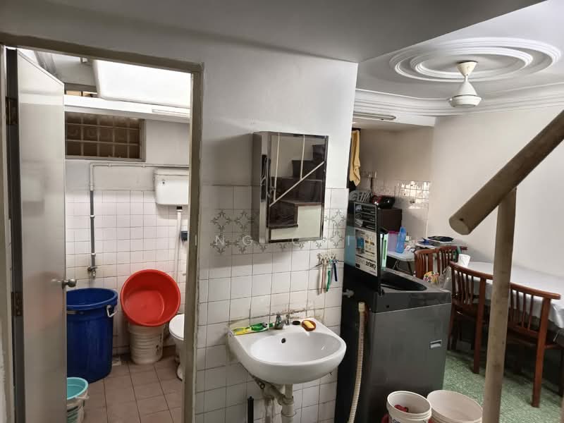 2-storey Terraced House for Sale in Bandar Baru Sri Petaling (Sri Petaling) - Ping Chin - Bathroom - PropertyGuru.com.my
