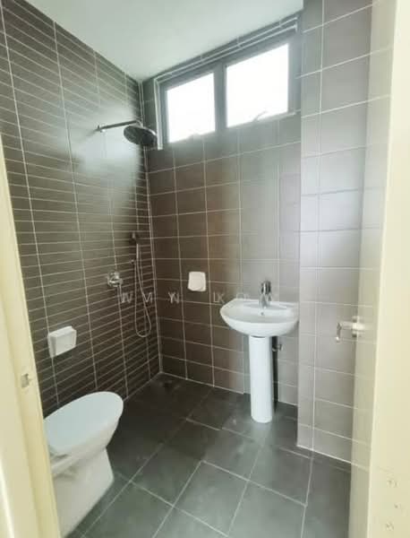 Service Residence for Sale at Palazio - Ivy Low - Bathroom - PropertyGuru.com.my