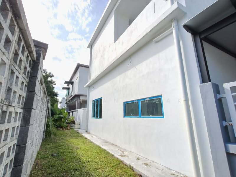 Rumah Berkembar untuk Dijual di Canary Garden (Klang) - Ridhwan Razak - Exterior - PropertyGuru.com.my