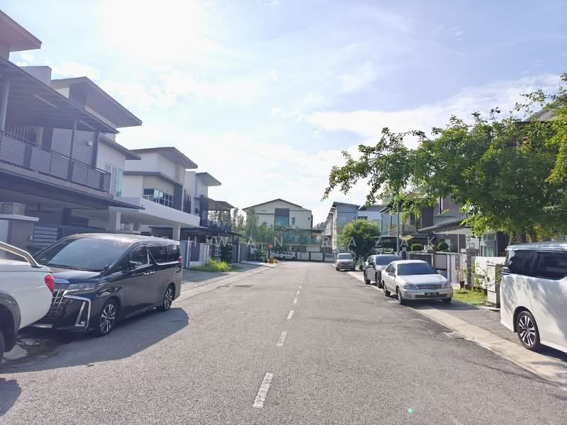 Rumah Berkembar untuk Dijual di Canary Garden (Klang) - Ridhwan Razak - Exterior - PropertyGuru.com.my