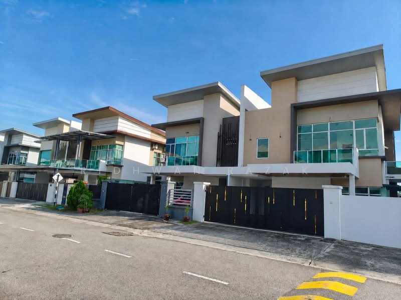 Rumah Berkembar untuk Dijual di Canary Garden (Klang) - Ridhwan Razak - Exterior - PropertyGuru.com.my