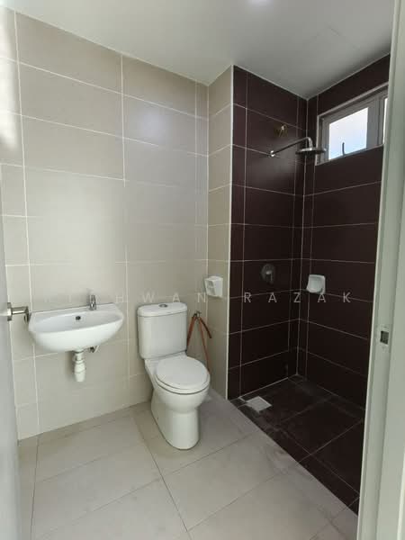 Rumah Berkembar untuk Dijual di Canary Garden (Klang) - Ridhwan Razak - Bathroom - PropertyGuru.com.my