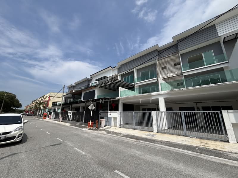 Rumah Teres untuk Dijual di Sabak Bernam (Selangor) - Fennie Tee - PropertyGuru.com.my