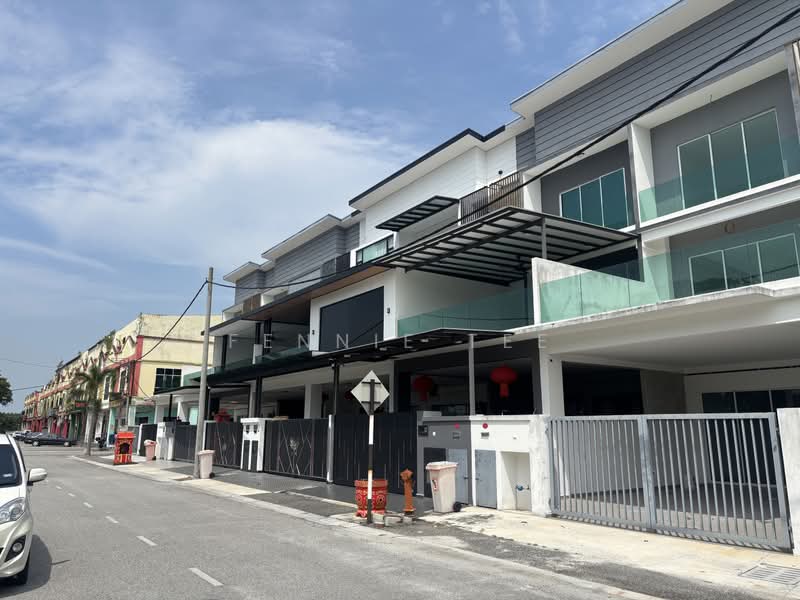 Rumah Teres untuk Dijual di Sabak Bernam (Selangor) - Fennie Tee - PropertyGuru.com.my