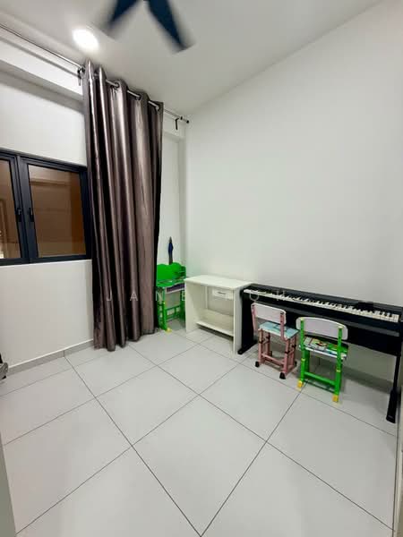 Servis Apartment untuk Disewa di Sinaran @ Utropolis - Jane Poh - Study - PropertyGuru.com.my