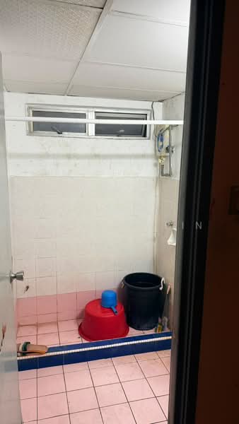 Pangsapuri untuk Disewa di Suria Kipark Damansara - Low Kok Pin - Bathroom - PropertyGuru.com.my