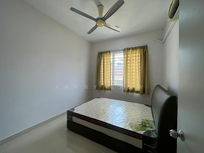 Kondominium untuk Dijual di Platinum Hill PV 8 - Yanny Siow - Bedroom - PropertyGuru.com.my