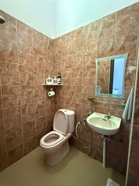 Rumah Teres 2-Tingkat untuk Dijual di Taman Setia Indah (Tebrau) - Ching Ling Hel - Bathroom - PropertyGuru.com.my