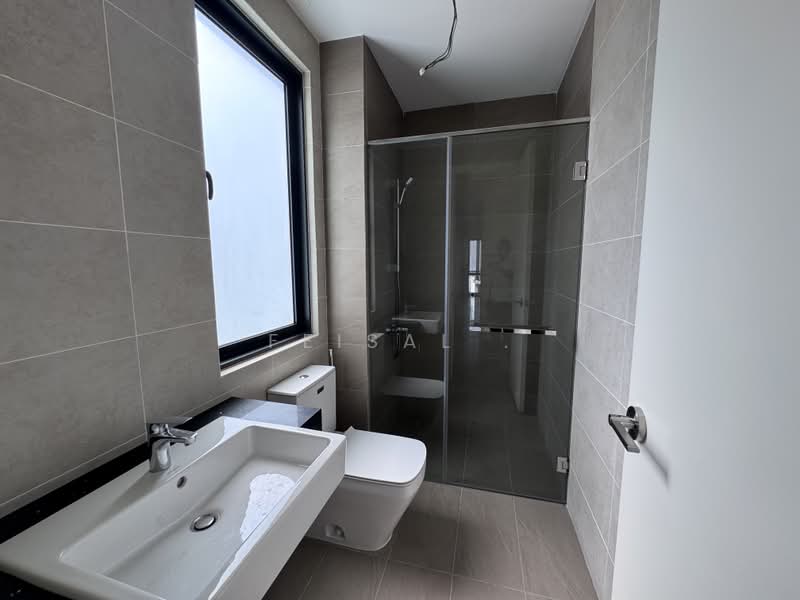 Rumah Berkembar untuk Dijual di Kota Damansara (Selangor) - Feisal . - Bathroom - PropertyGuru.com.my