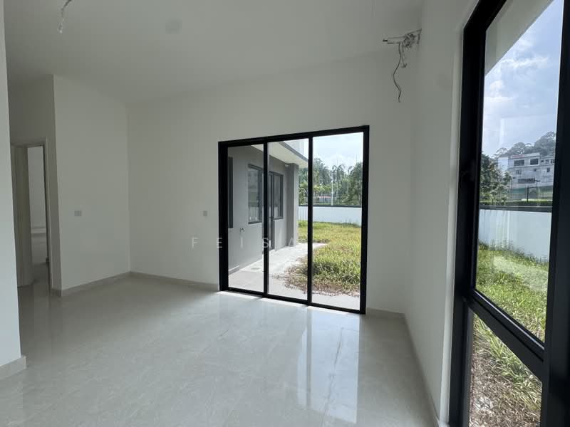 Rumah Berkembar untuk Dijual di Kota Damansara (Selangor) - Feisal . - Living Room - PropertyGuru.com.my