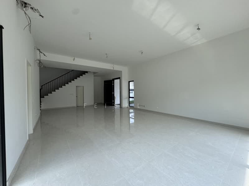 Rumah Berkembar untuk Dijual di Kota Damansara (Selangor) - Feisal . - Living Room - PropertyGuru.com.my