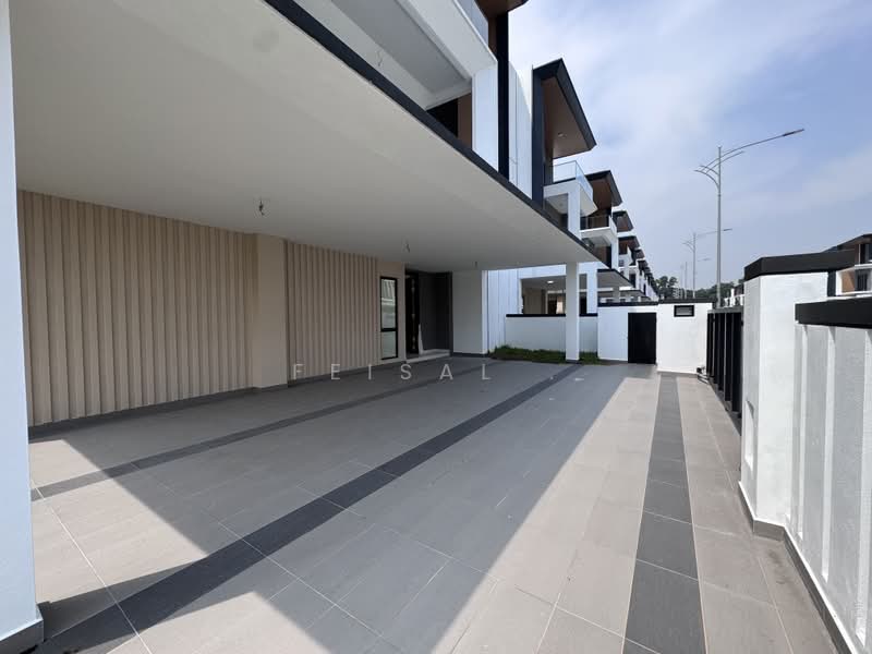 Rumah Berkembar untuk Dijual di Kota Damansara (Selangor) - Feisal . - Exterior - PropertyGuru.com.my