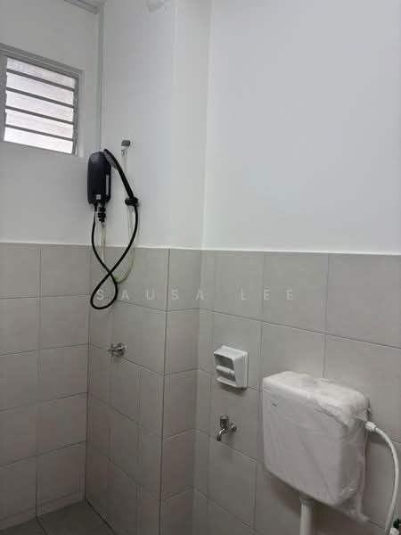 Rumah Bandar untuk Disewa di Bandar Putra (Kulai) - Sausa Lee - Bathroom - PropertyGuru.com.my