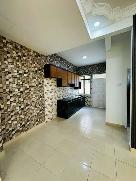 2-storey Terraced House for Sale in Bandar Dato Onn (Tebrau) - Ivy Low - Kitchen - PropertyGuru.com.my