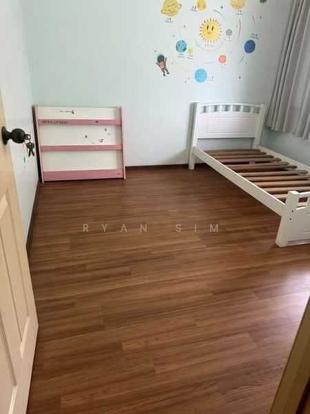 Rumah Teres 2-Tingkat untuk Dijual di Taman Merak (Sungai Dua) - Ryan Sim - Bedroom - PropertyGuru.com.my