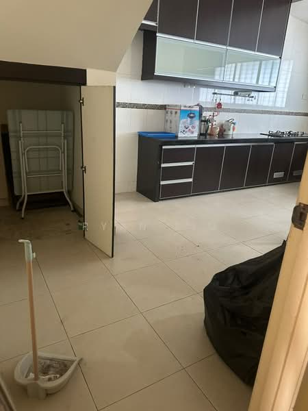 Rumah Teres 2-Tingkat untuk Dijual di Taman Merak (Sungai Dua) - Ryan Sim - Kitchen - PropertyGuru.com.my