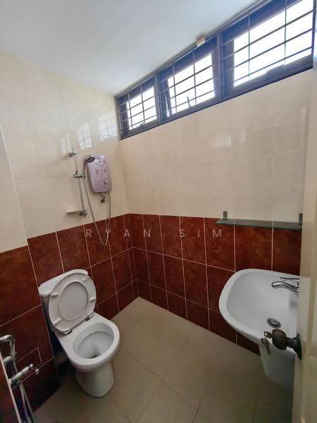 2-storey Terraced House for Sale in Taman Merak (Sungai Dua) - Ryan Sim - Bathroom - PropertyGuru.com.my