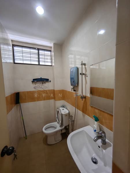 2-storey Terraced House for Sale in Taman Merak (Sungai Dua) - Ryan Sim - Bathroom - PropertyGuru.com.my