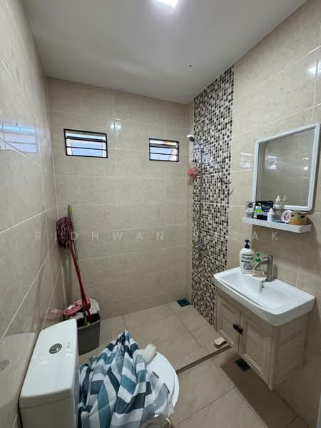 Rumah Teres 3 Tingkat untuk Dijual di Ampang Jaya (Ampang) - Ridhwan Razak - Bathroom - PropertyGuru.com.my
