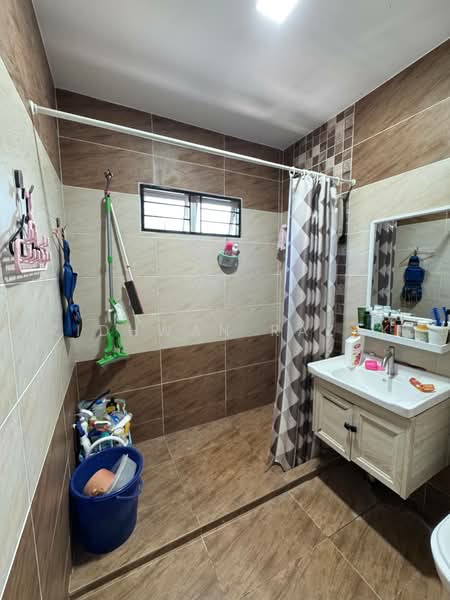 Rumah Teres 3 Tingkat untuk Dijual di Ampang Jaya (Ampang) - Ridhwan Razak - Bathroom - PropertyGuru.com.my