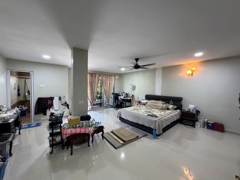 Rumah Teres 3 Tingkat untuk Dijual di Ampang Jaya (Ampang) - Ridhwan Razak - Master Bedroom - PropertyGuru.com.my