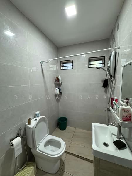 Rumah Teres 3 Tingkat untuk Dijual di Ampang Jaya (Ampang) - Ridhwan Razak - Bathroom - PropertyGuru.com.my