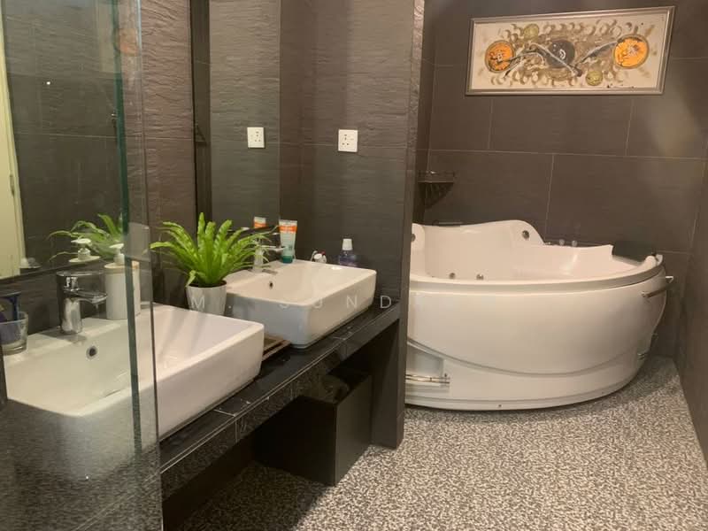 Bungalow House untuk Dijual di Seksyen 5 (Petaling Jaya) - M. Sundram - Bathroom - PropertyGuru.com.my