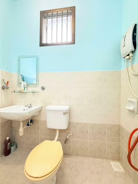 Rumah Teres 2 Tingkat untuk Dijual di Taman Daya (Johor Bahru) - Daniel Yong - Bathroom - PropertyGuru.com.my