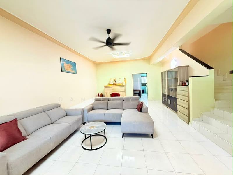 Rumah Teres 2 Tingkat untuk Dijual di Taman Daya (Johor Bahru) - Daniel Yong - Living Room - PropertyGuru.com.my