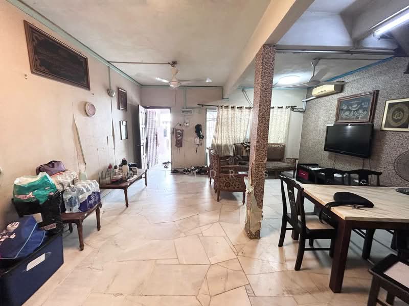 Rumah Teres 2 Tingkat untuk Dijual di Puchong (Selangor) - Ali Idris - Living Room - PropertyGuru.com.my