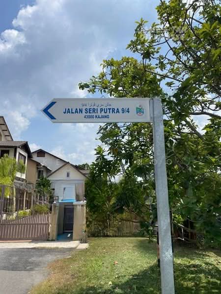 Rumah Berkembar untuk Dijual di Kajang (Selangor) - Kenny Choo - Exterior - PropertyGuru.com.my