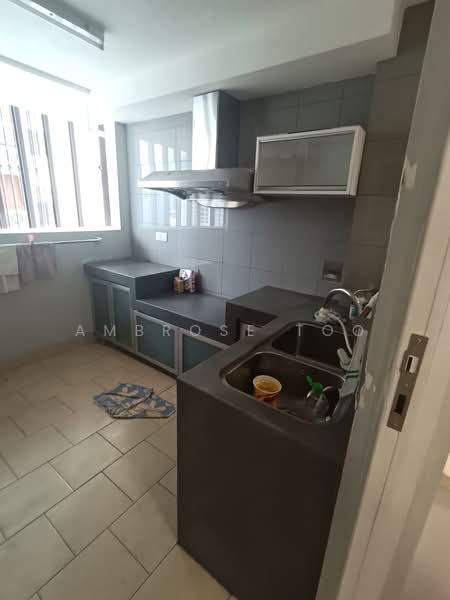 Condominium for Sale at Hijauan Kiara - Ambrose Too - Kitchen - PropertyGuru.com.my